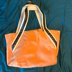 Unbranded retro purse.